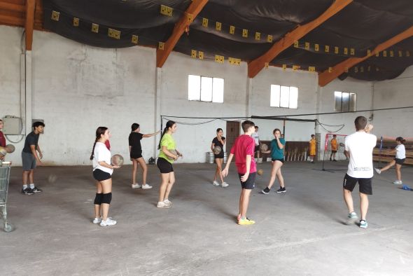 Noguera y Guadalaviar ya disfrutan del voleibol veraniego