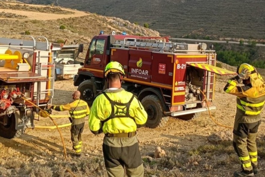 Un incendio forestal quema dos hectáreas en Montalbán