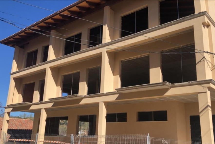 Oliete proyecta viviendas para mayores en el edificio social en construcción