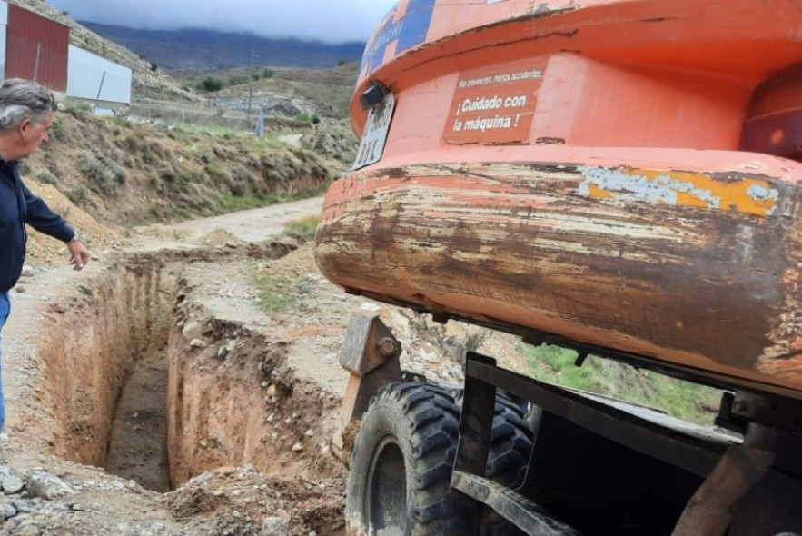 El Ayuntamiento de Utrillas ejecuta las obras de canalización de saneamiento en las Barriadas del Sur