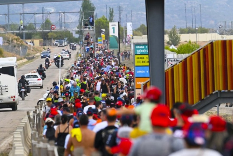 Las gradas del circuito, en combustión y ya preparadas para el fin de semana grande de Motorland