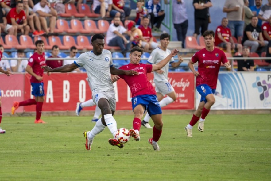 El CD Teruel empieza a ajustar piezas y cosecha un empate (1-1) en su inicio liguero en Pinilla