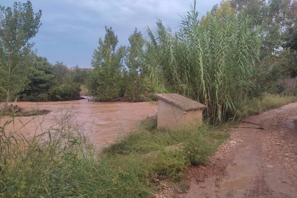 La turbidez obliga a cortar el agua en los 9 municipios que se abastecen de Oliete