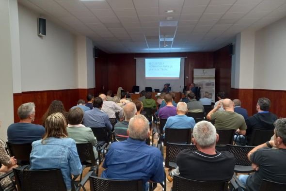 Una charla de sanidad alimentaria muestra las opciones de transformación de la trufa