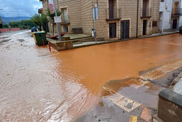 Viajeros del tren, trasladados en bus a Teruel al desbordarse el río Huerva