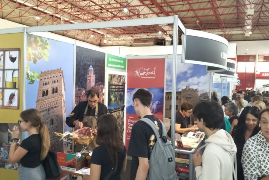 Teruel promociona en Granada sus oros gastronómicos, maridados con productos gallegos y andaluces