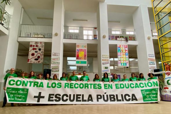 Los sindicatos convocan paros en Aragón y denuncian el caos en Educación