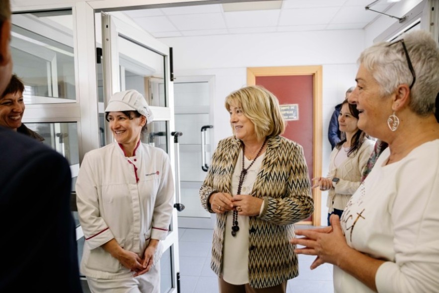 Educación transformará una decena de comedores de línea fría a cocinas 'in situ', entre ellos el del colegio Ensanche