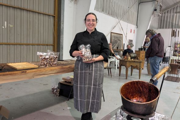 Elena Cebollada, pastelera de Calamocha: “En todas las casas del Jiloca está mi guirlache en Navidad y eso para mí es todo un orgullo”