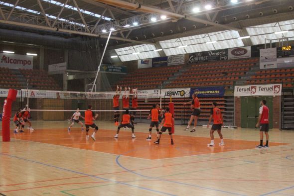 Pamesa y Manacor deciden esta tarde quién va a ir detrás del líder Guaguas