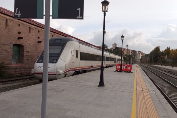 Renfe reanuda hoy  el servicio de trenes entre Zaragoza y Teruel