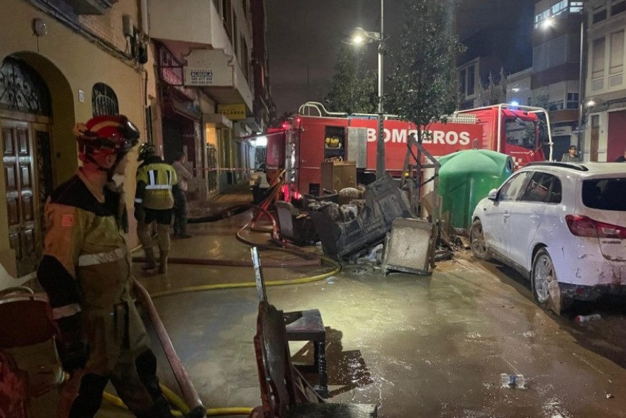 Dieciocho bomberos voluntarios de la Diputación de Teruel trabajan ya en Catarroja en coordinación con el 112 Aragón