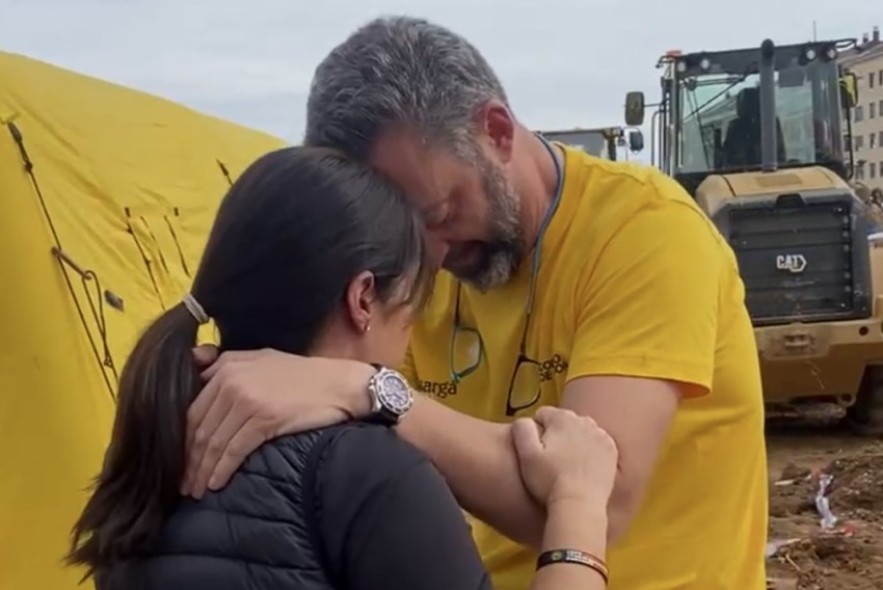 Catarroja agradece en el Puesto de Mando Avanzado el trabajo de los efectivos de Aragón en la reconstrucción de la localidad