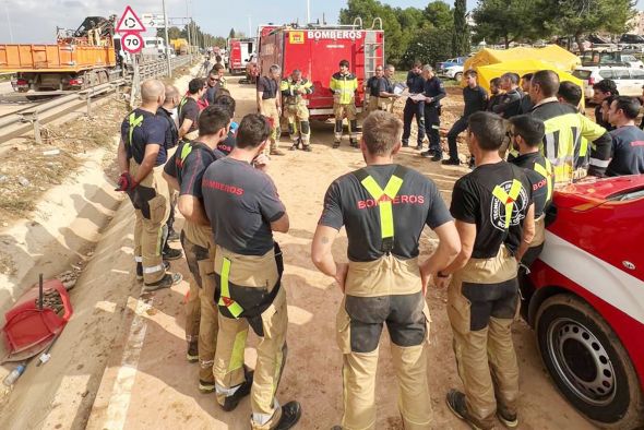 Una cadena hotelera ‘recompensa’ a los bomberos de la DPT por su solidaridad