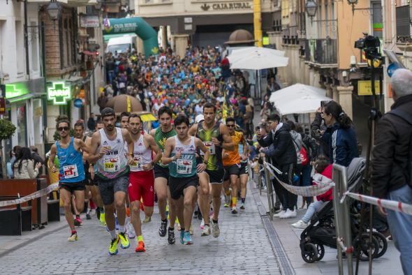 Xabi Lukin y Ascensión Bergüés se coronan en la Media Maratón de Teruel