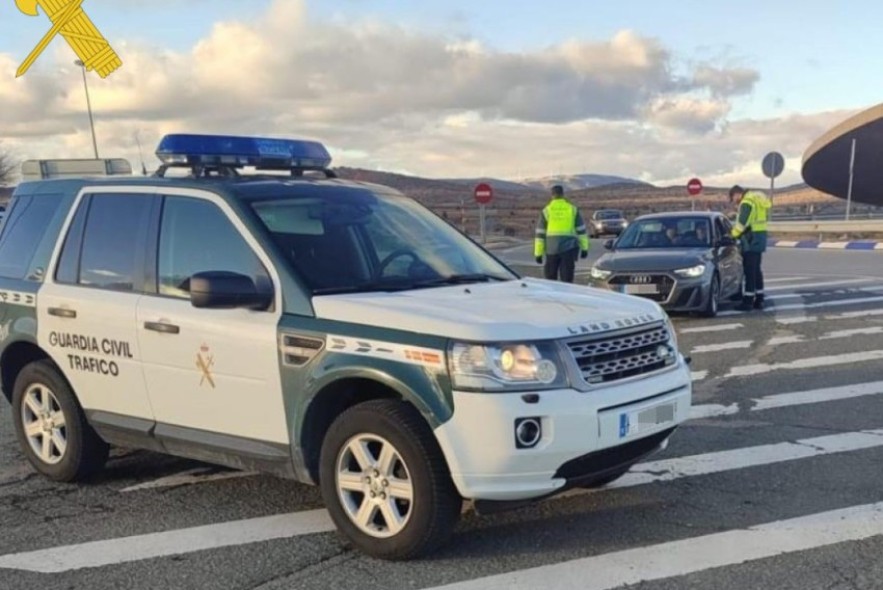 La Guardia Civil detiene a un conductor borracho que circula más de 8 kilómetros en sentido contrario por la A-23