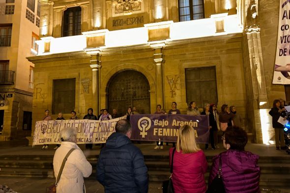 El Bajo Aragón se suma al grito de ‘¡Ni una más, ni una menos!’ en todo el territorio