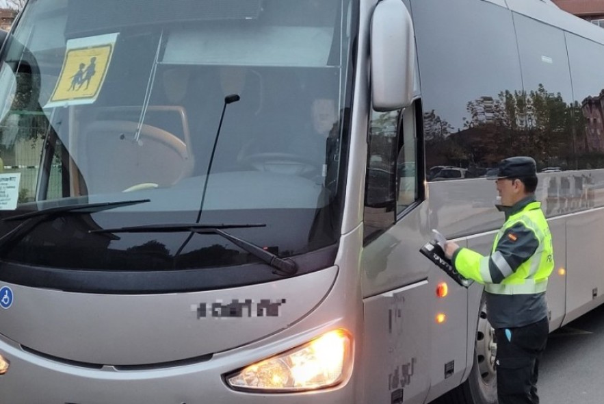 La Guardia Civil de Teruel pone 26 denuncias a vehículos de transporte escolar en una campaña especial de control