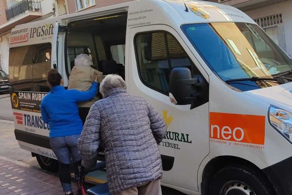 Afedaba Los Calatravos renueva patrocinios para seguir con el transporte adaptado de personas con Alzheimer