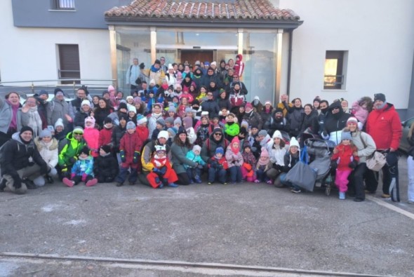 70 niños de Catarroja se olvidan unos días del lodo de la dana en el oasis blanco de Alcalá