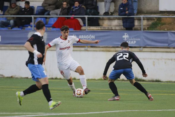 El Utrillas encuentra la recompensa a  su dominio en el gol ganador de Ibra (1-0)