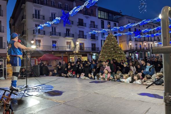 Jotas y risas para pasar un buen rato dentro del ambiente navideño de Teruel