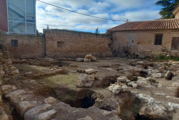 Fuentes Claras  apuesta por recuperar y valorizar los nuevos restos de su castillo