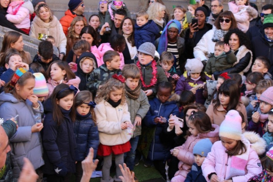 Los niños turolenses disfrutan de la Nochevieja infantil más solidaria para ayudar a Catarroja