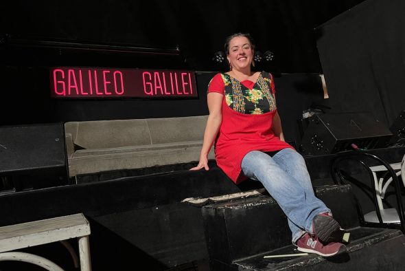 Laura Ruiz, miembro de Los Ases del Jiloca y una de las organizadoras del festival de humor Enluquecidos: “Trabajamos un montón para organizar Enluquecidos, pero  es que lo pasamos tan bien”