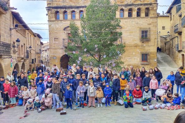 La Fresneda arrastra ‘calderons’ para reclamar a los Magos