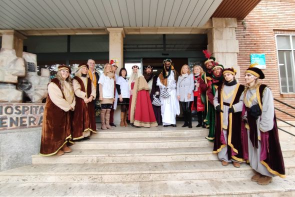 Los Reyes Magos visitan los centros asistenciales  y hospitalarios antes  de regresar a Oriente