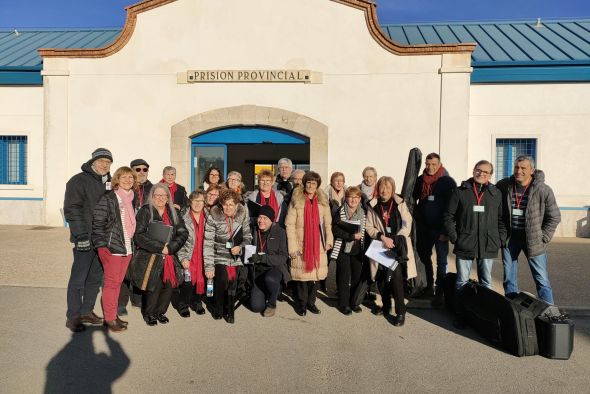 El alumnado de la Escuela de Adultos Hermanas Catalán de Ocón visita el centro penitenciario de Teruel