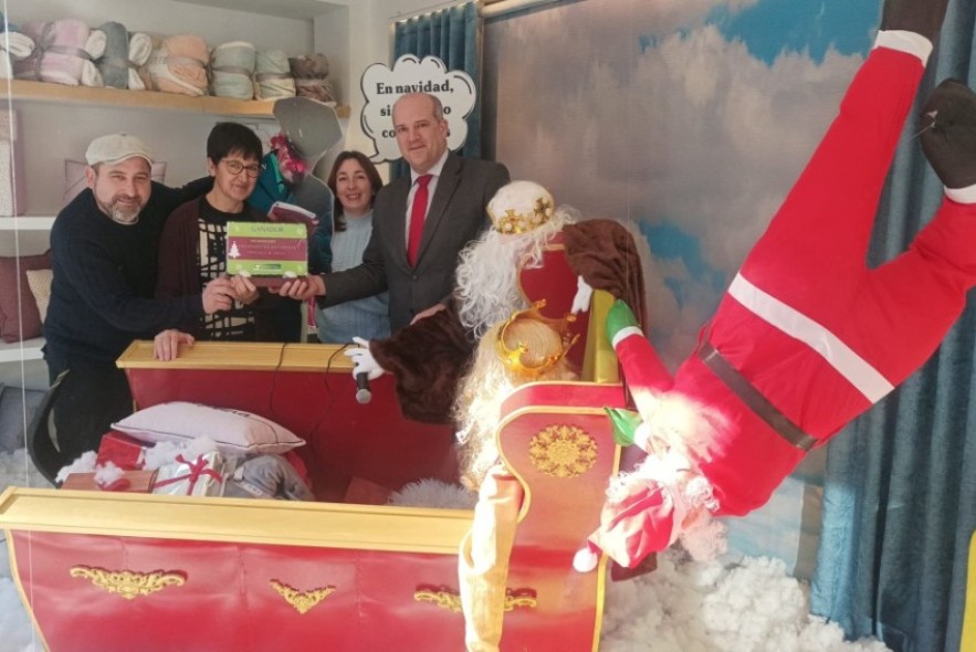 Gervasio Decoración de Teruel y Joyería Aribiz de Alcañiz ganan el concurso de escaparates navideños de la Asociación Provincial Comercio Teruel