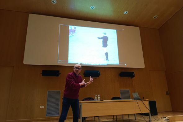 Juan Señor cierra en Alcañiz su ruta homenaje al 12-1