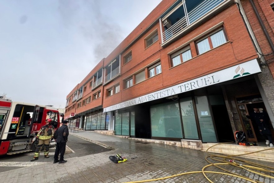 Desalojado  por un incendio sin daños personales un edificio de viviendas de la carretera de Alcañiz en Teruel