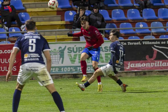 Anton Fruniz da la sorpresa  al desvincularse del CD Teruel