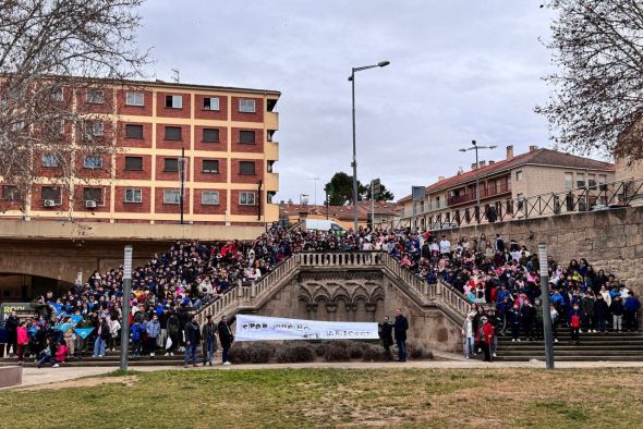 Buenos valores, música y poesía por el Día Escolar de la No Violencia y la Paz en Alcañiz