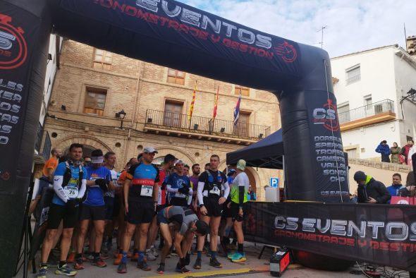 Carmelo Lucea y Marta Ferrer vuelan en la Carrera del Buitre de Urrea