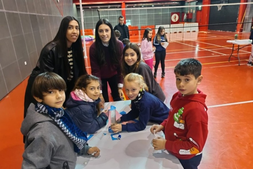 El Ayuntamiento de Teruel celebra el Día de la Mujer y la Niña en la Ciencia con el lanzamiento de un cohete construido por dos mujeres científicas con materiales reciclados