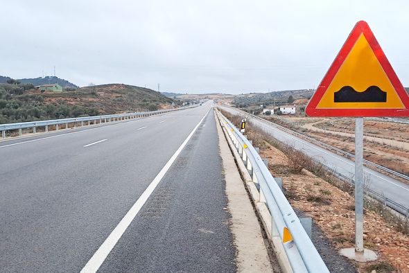 Carreteras insta  a la contratista de la variante de Alcorisa  a arreglar el blandón