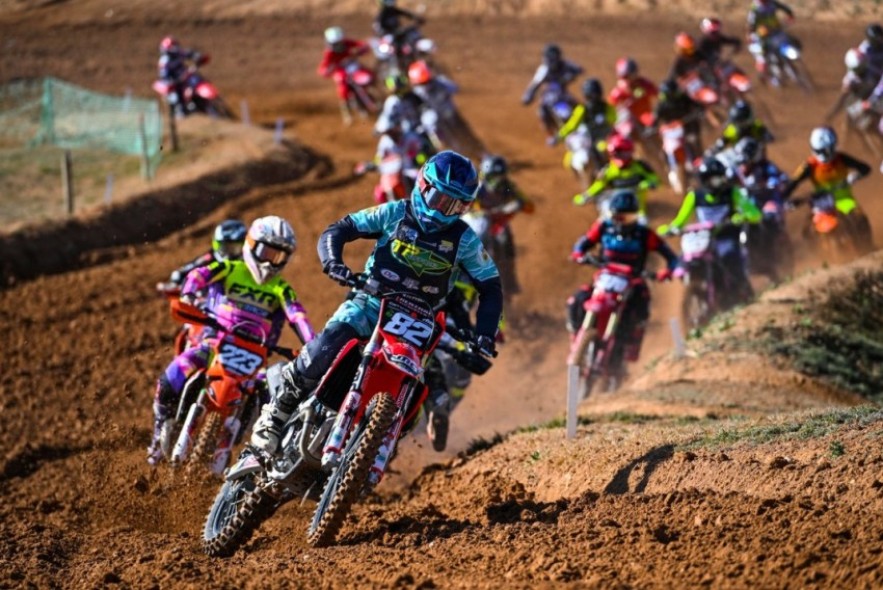 Los pilotos del Motocross regalan a la afición otro gran día de carreras en Motorland