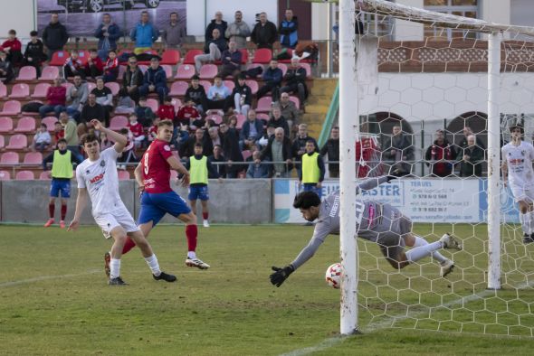 Fiesta en Pinilla con un CD Teruel que sigue de dulce (5-0)