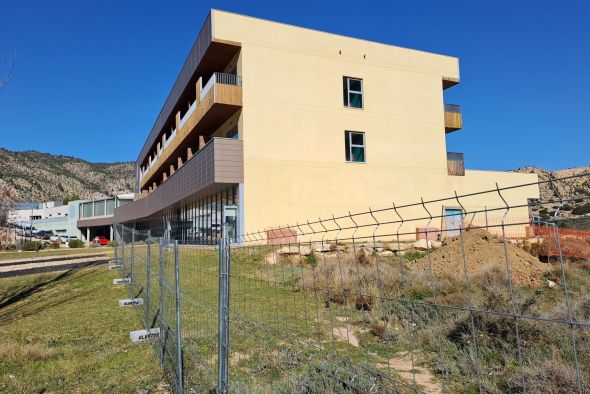 Arrancan una década después las obras  de ampliación del hotel-balneario de Ariño