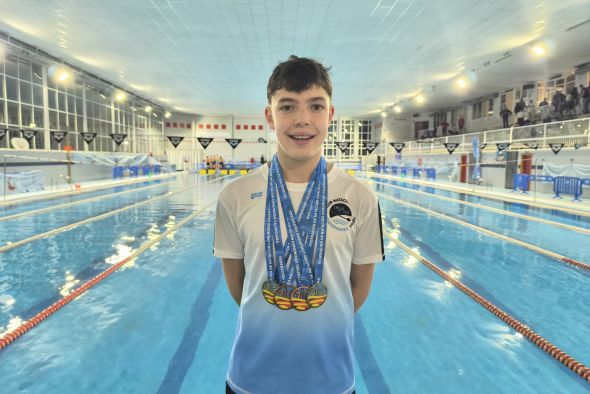 Carlos Méndez brilla en el Campeonato de natación de la Comunidad Valenciana