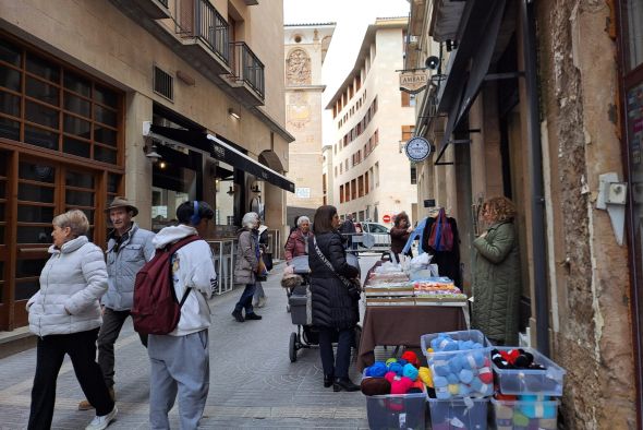 Hasta 40 comercios ofrecen sus productos en el Mercado de Saldos