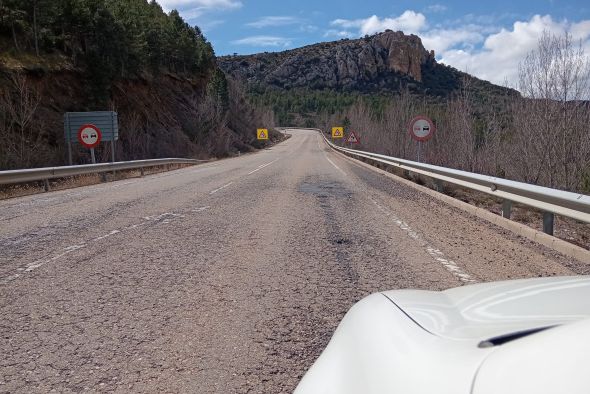 El MAR denuncia el estado de la carretera A-222, que tacha de “tercermundista”