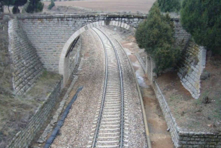 Ayuntamientos valencianos, las plataformas ciudadanas en Defensa del Ferrocarril de Teruel y Teruel Existe anuncian acciones reivindicativas para mantener los puentes centenarios de la vía