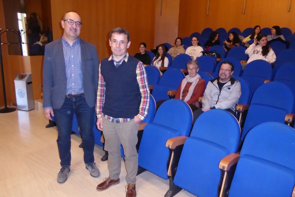 Héctor Marín Manrique, catedrático de Psicología Evolutiva: “Tendríamos que volver al papel y el lápiz, regresar a un aprendizaje más manipulativo”