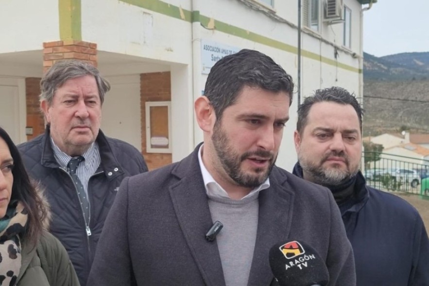 Carlos Ros, alcalde de Ariño: “Han dejado  que el cuartel de la Guardia Civil se desangre”