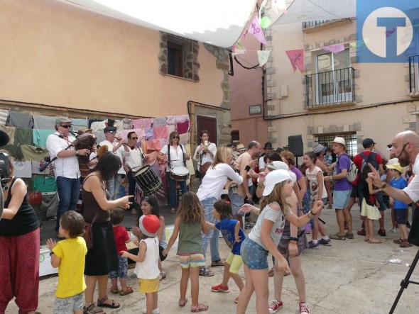 La música folk llena de vida El Pobo